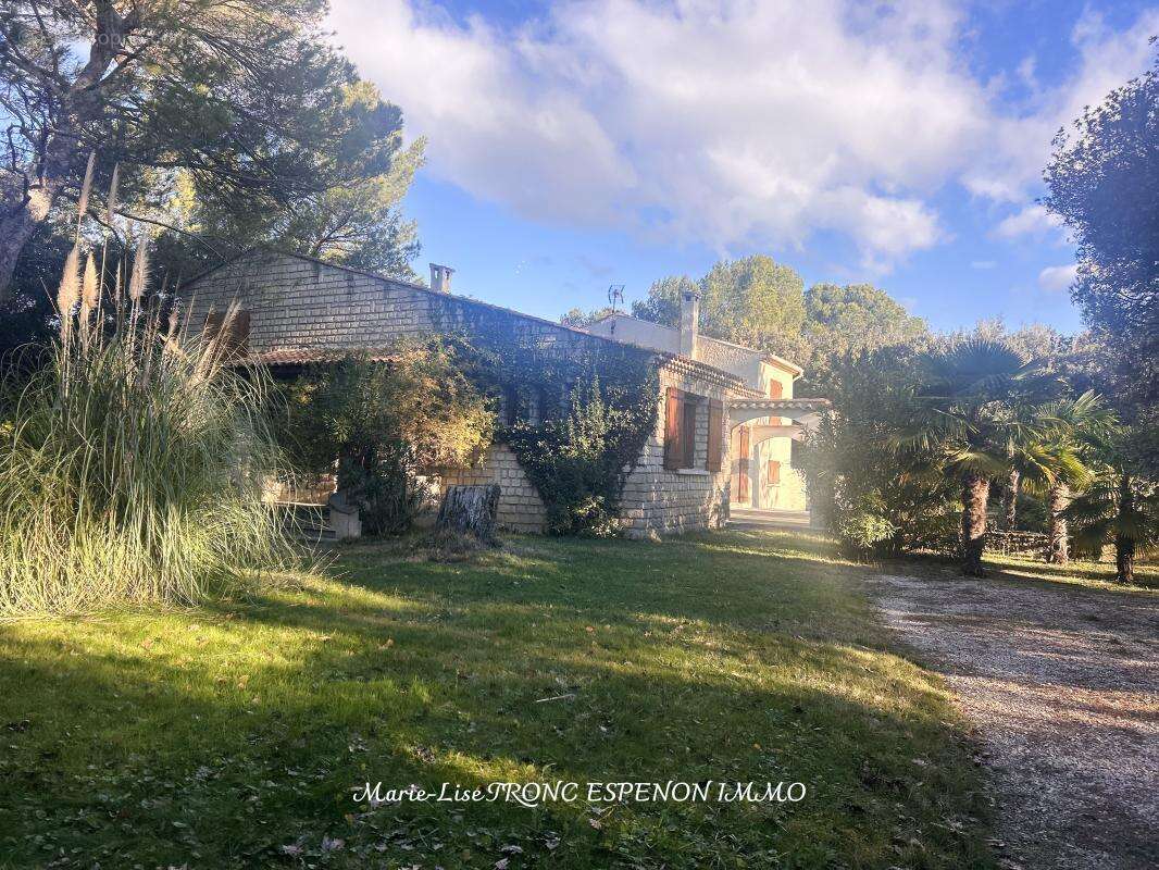 Maison à PERNES-LES-FONTAINES