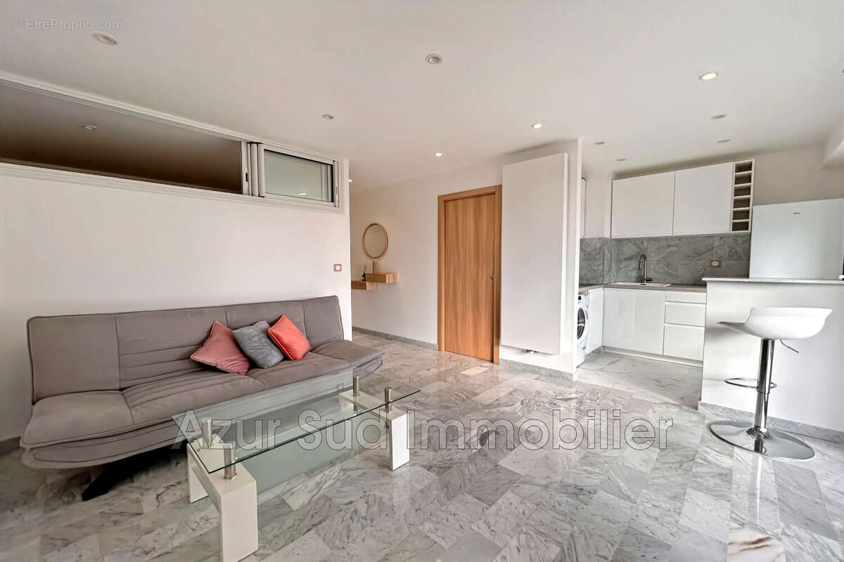 Appartement à VALLAURIS