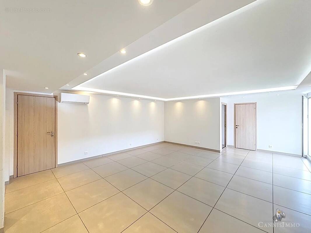 Appartement à AURIBEAU-SUR-SIAGNE