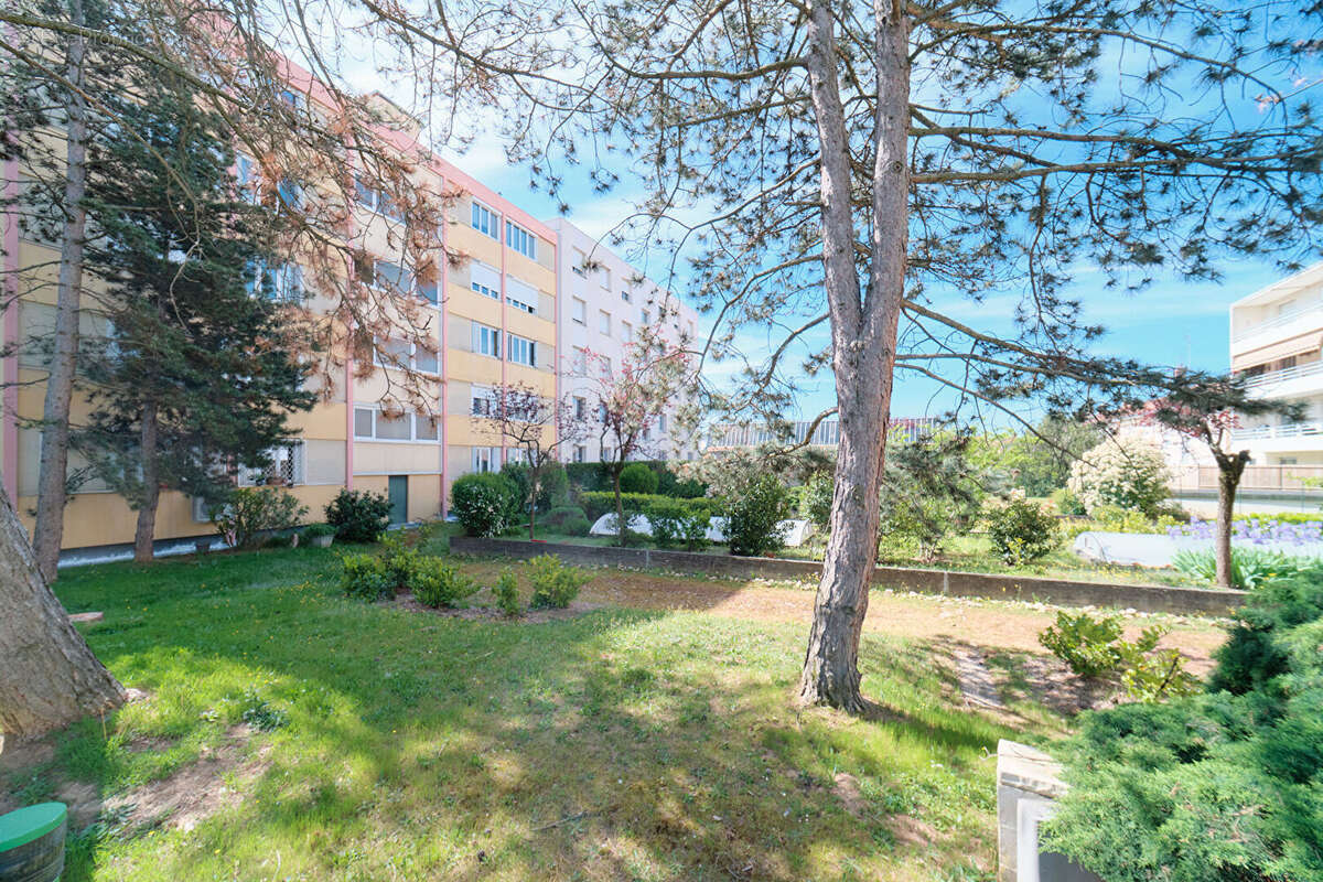 Appartement à LYON-8E