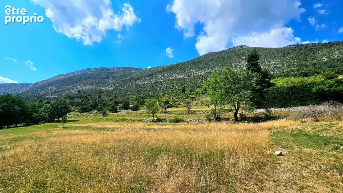Maison de caractère rénovée avec goût . Vue panoramique .  Bargème (Var) - photo 3