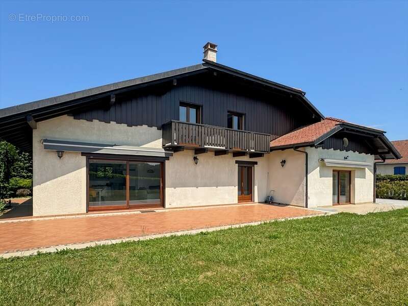Maison à PREVESSIN-MOENS