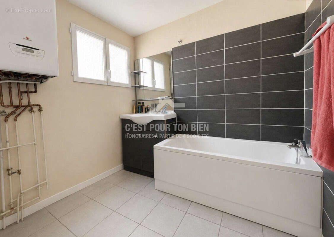 Maison 112 m² à Croix  - photo 8