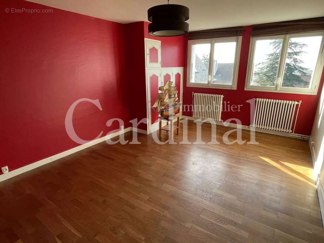 Maison à SAINT-NOM-LA-BRETECHE