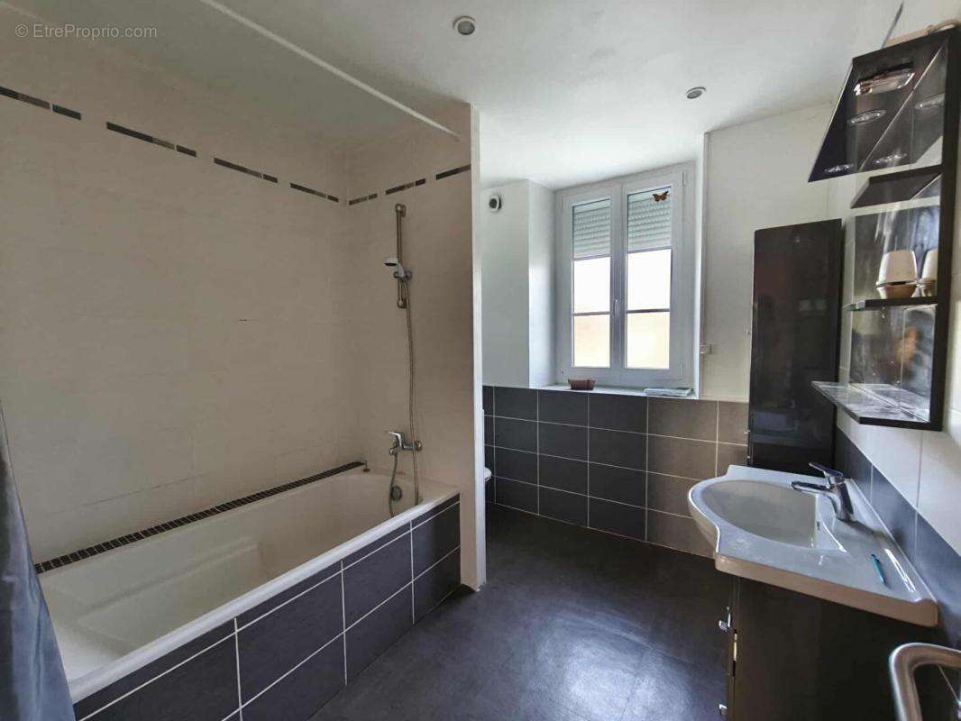 Maison 8 pièce(s) 211 m2 - photo 5