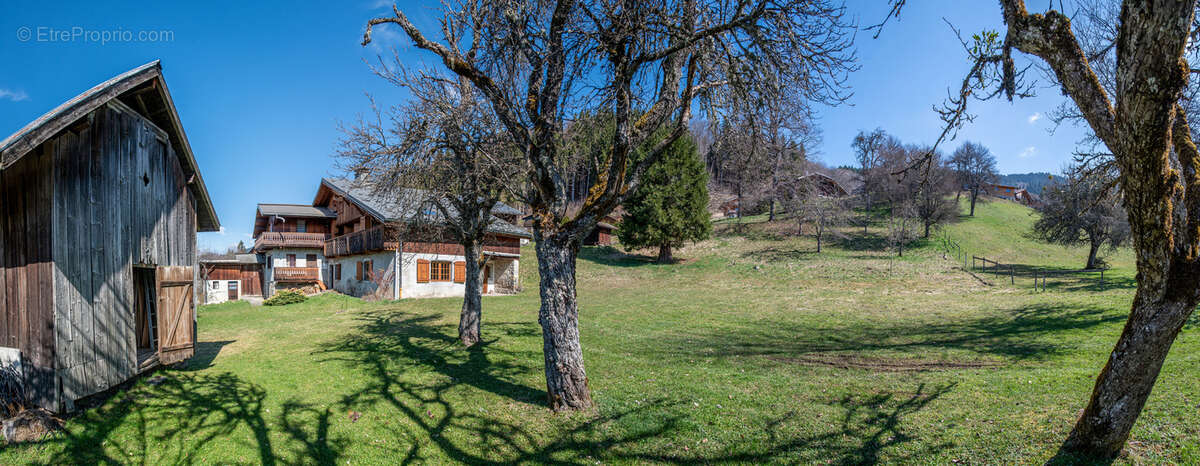 Maison à ARACHES-LA-FRASSE