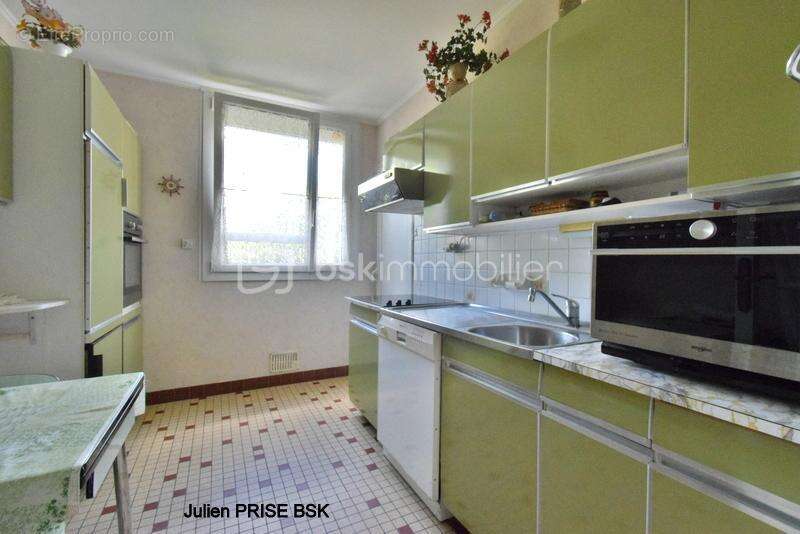 Appartement soigné square de BOSNIE, proche des transports, école, commerces - photo 3