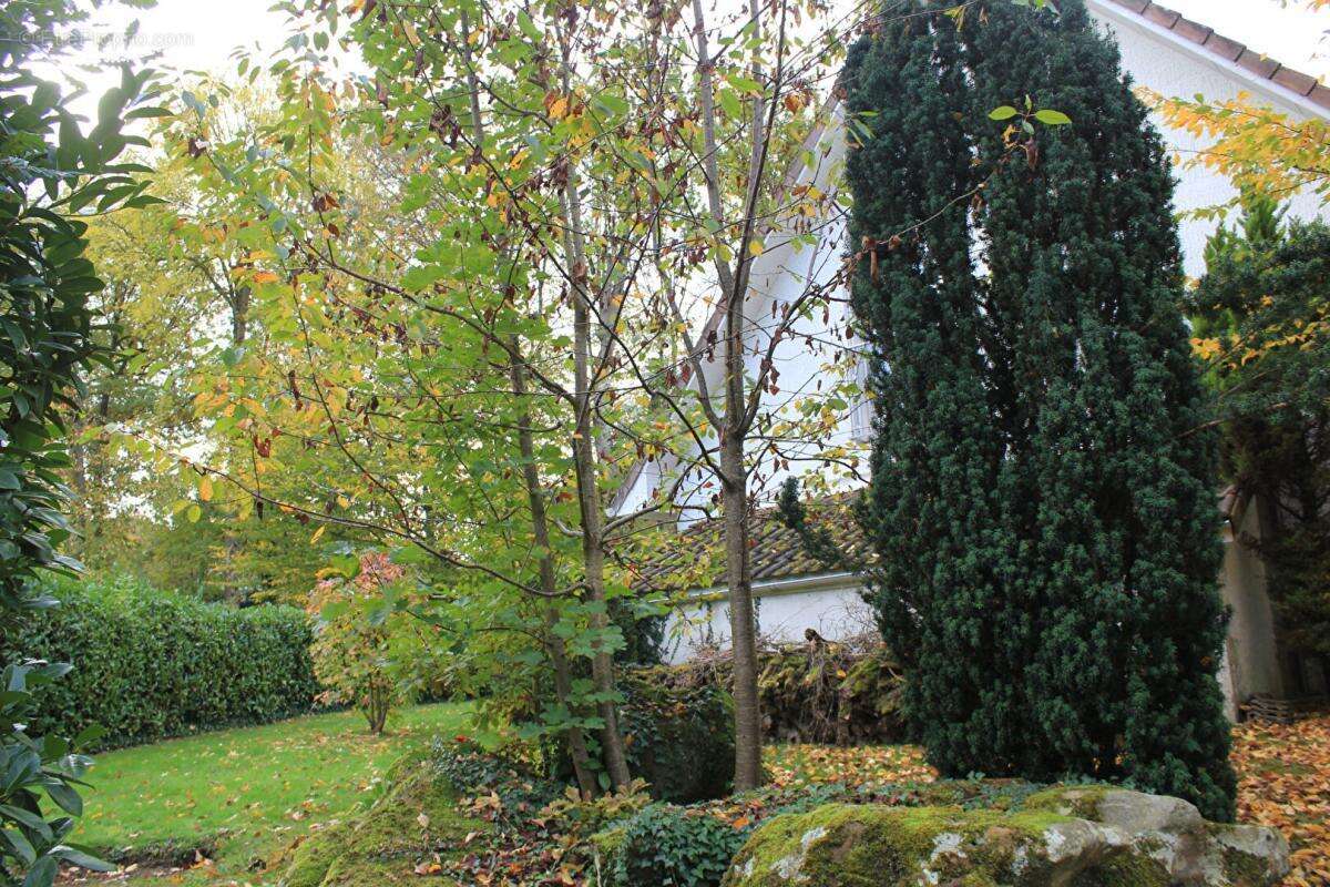 Maison à LES ESSARTS-LE-ROI