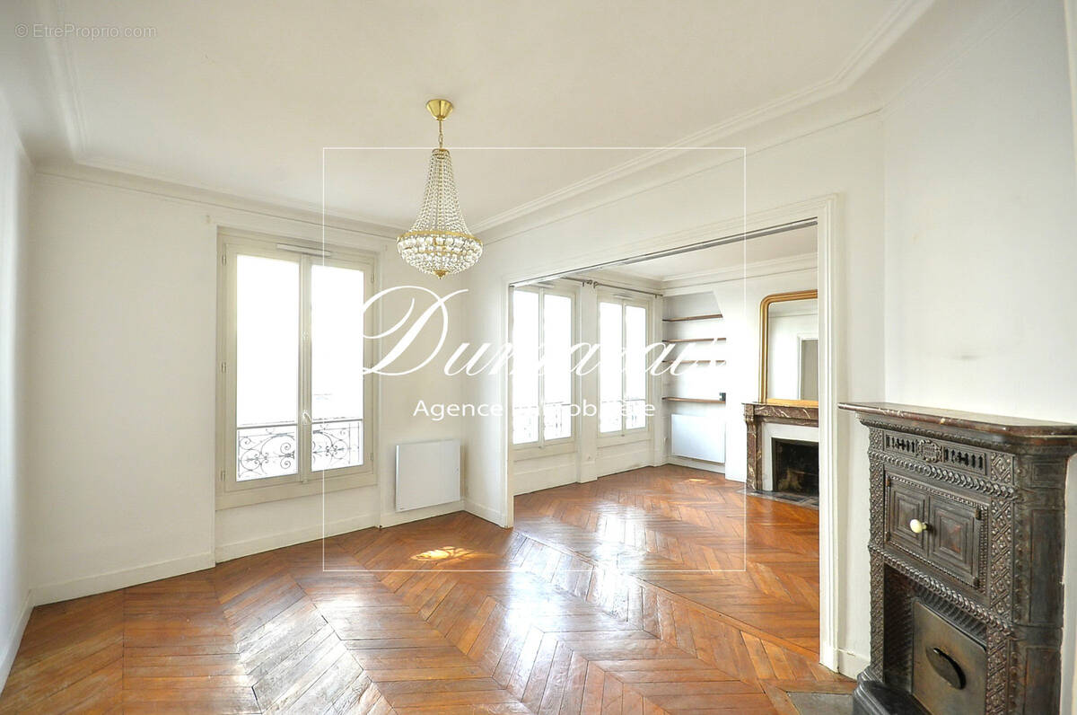Appartement à PARIS-4E