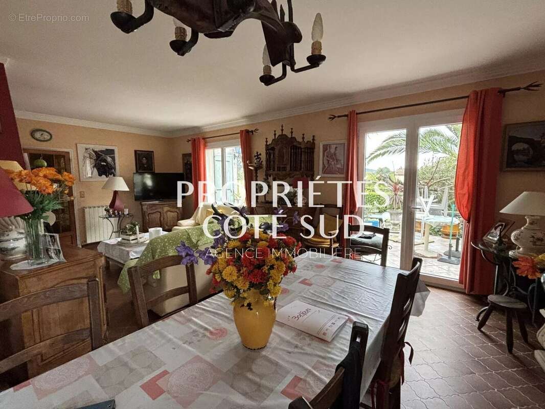 Maison à PUJAUT
