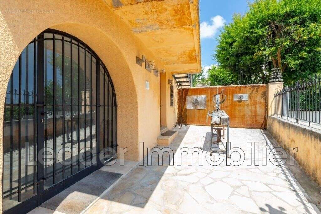 Maison à TOURRETTES-SUR-LOUP