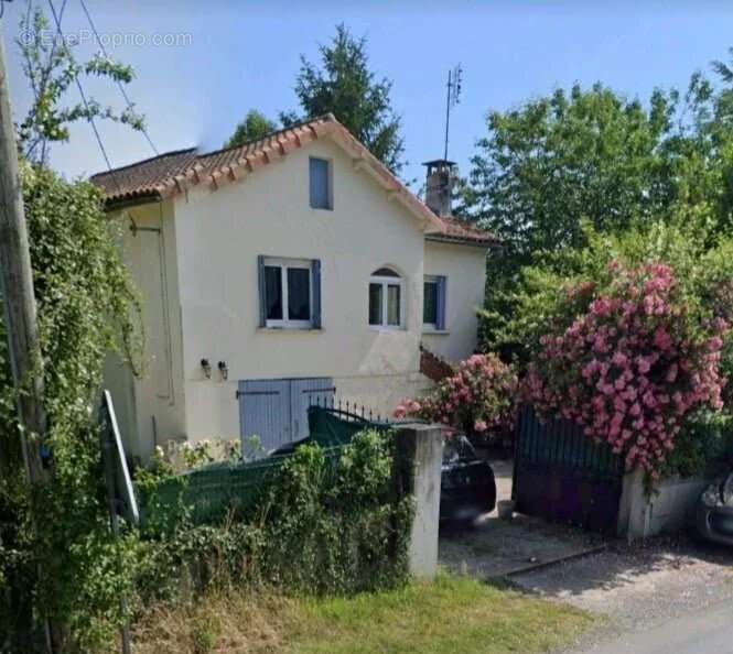 Maison à LA TOUR-BLANCHE