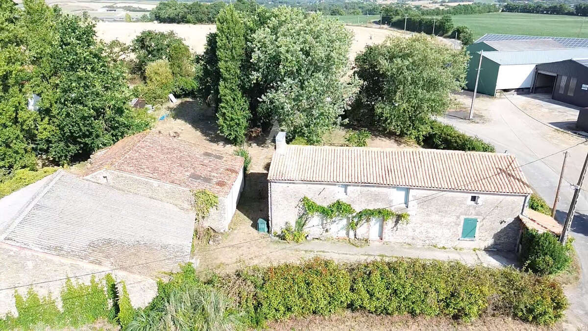 Maison en pierre 3 chambres + mezzanine 154 m² à vendre dans un hameau d'Aizenay - photo 13