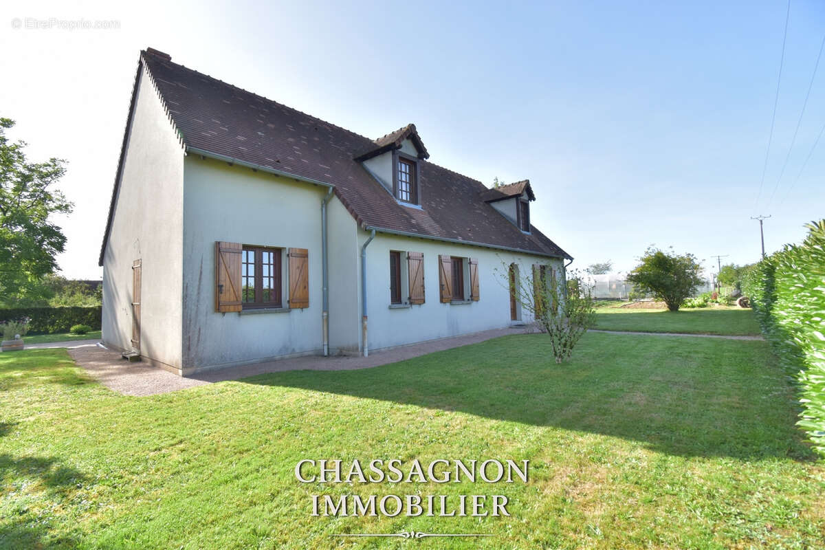 Maison à DOMPIERRE-SUR-BESBRE