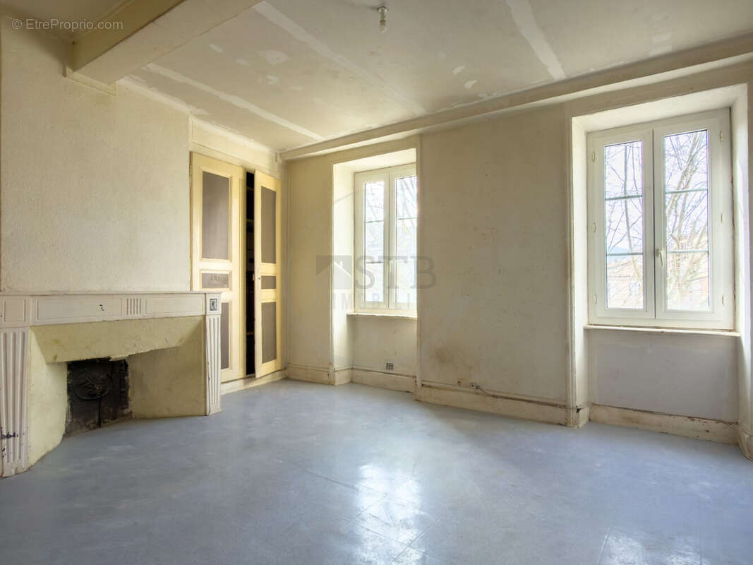 Appartement à PRIVAS