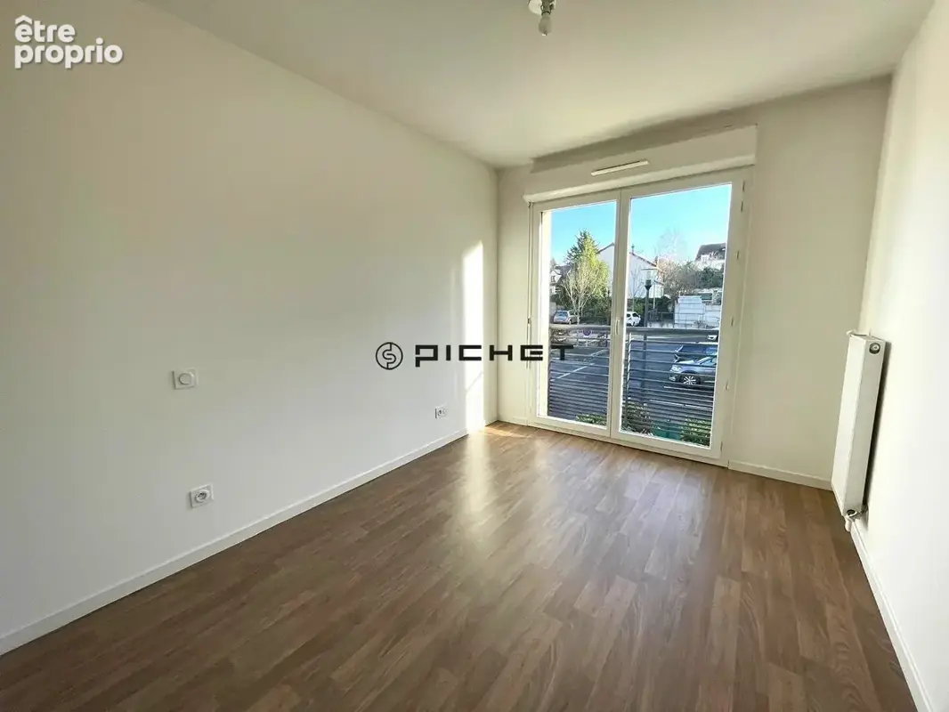 Appartement à MENNECY