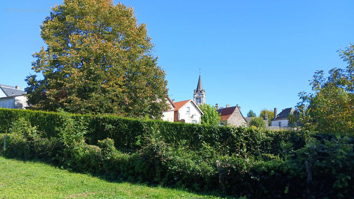 Maison à CHAUSSENAC