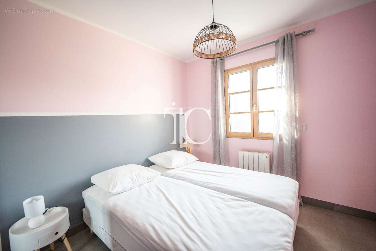 Maison à SAINT-PAUL-LE-JEUNE