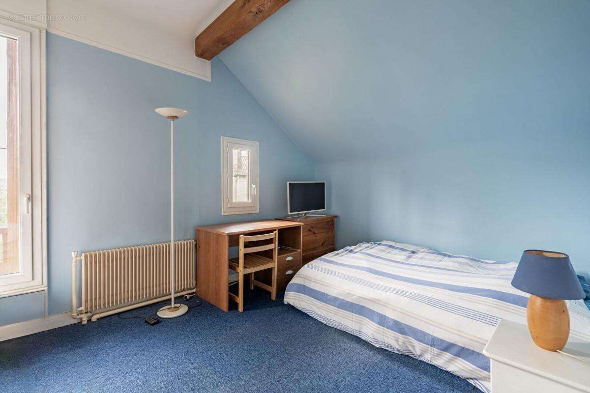 Maison à LA CELLE-SAINT-CLOUD