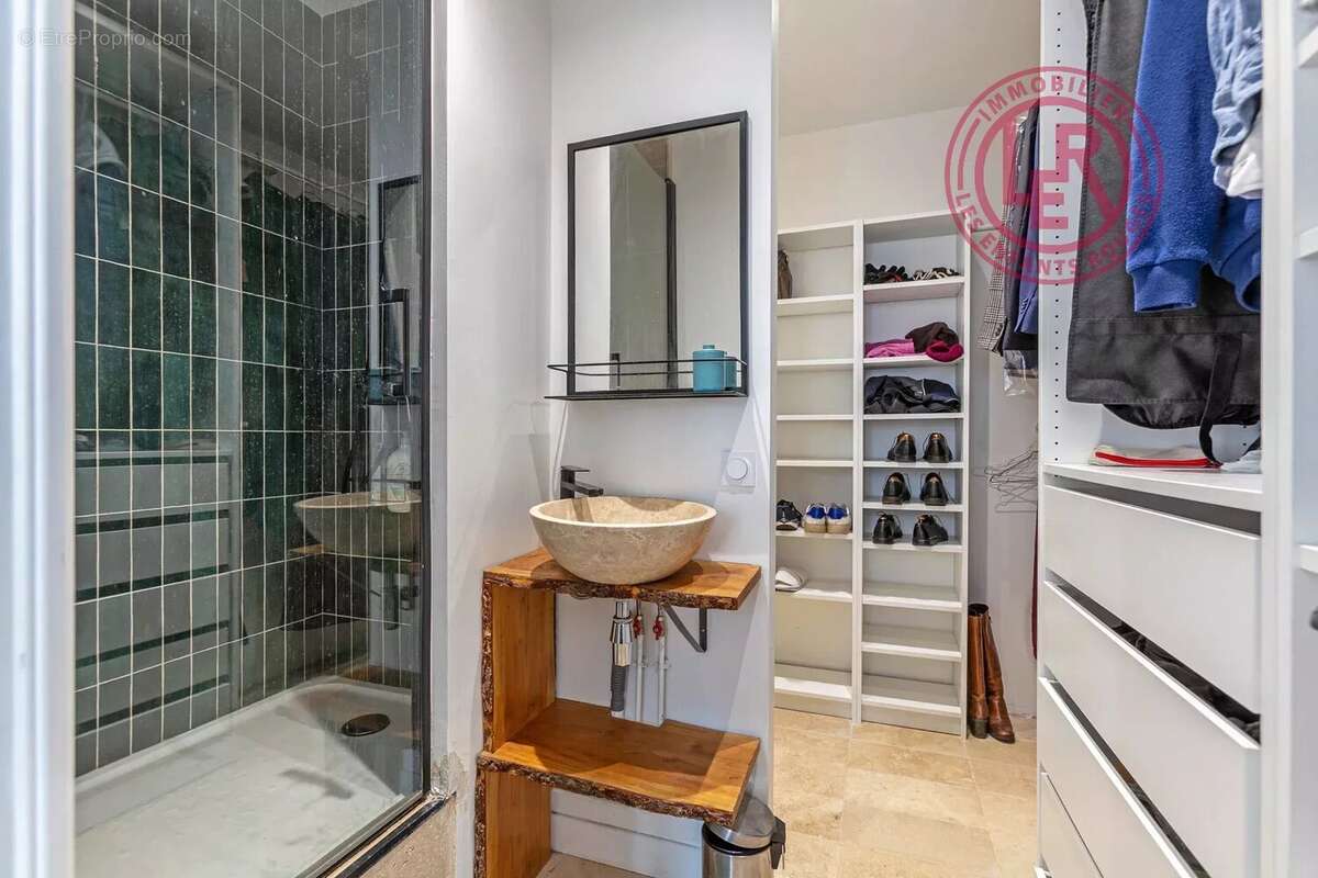 Appartement à PARIS-2E