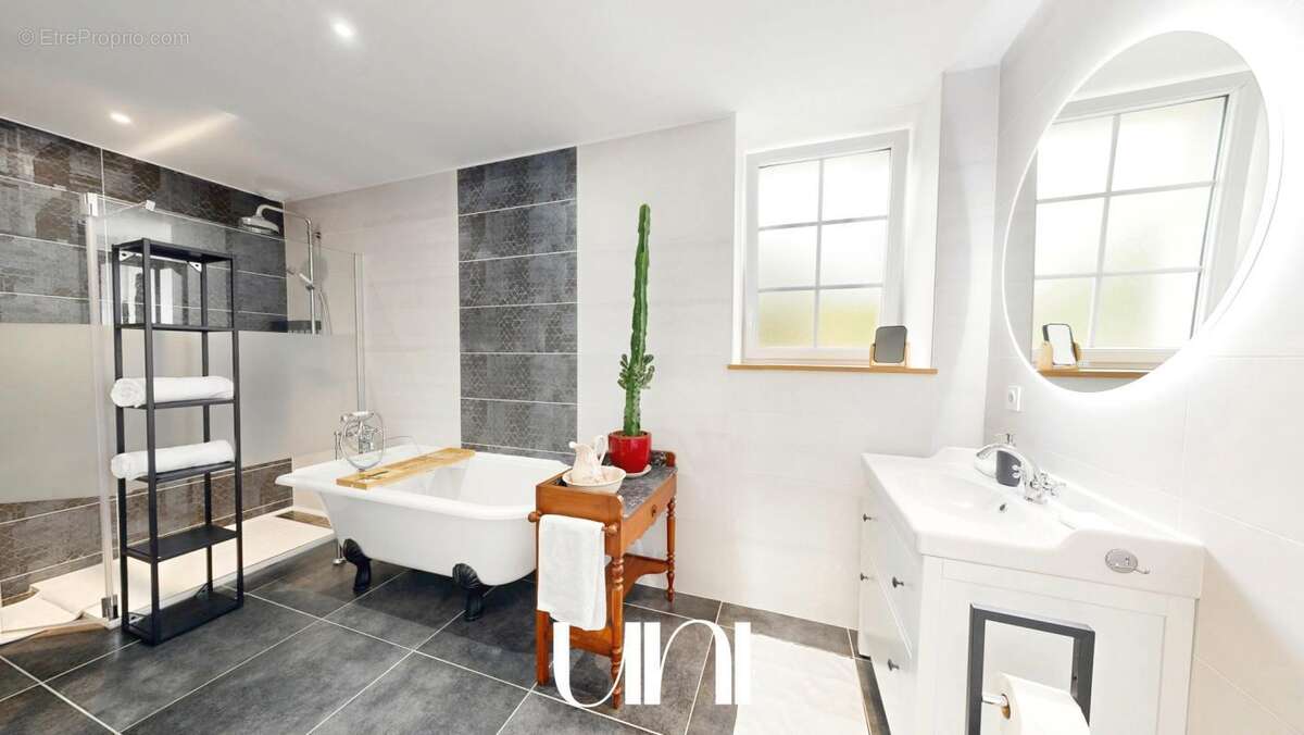 Maison à SAINTE-CROIX-SUR-MER