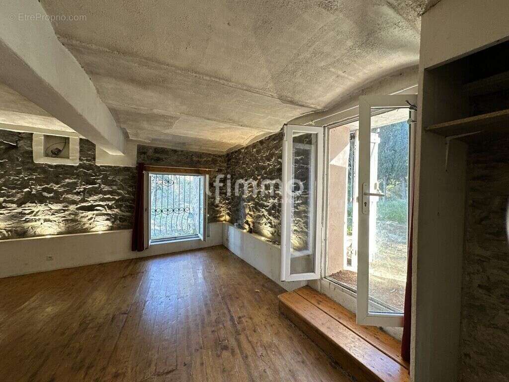 Maison à MONTREDON-DES-CORBIERES