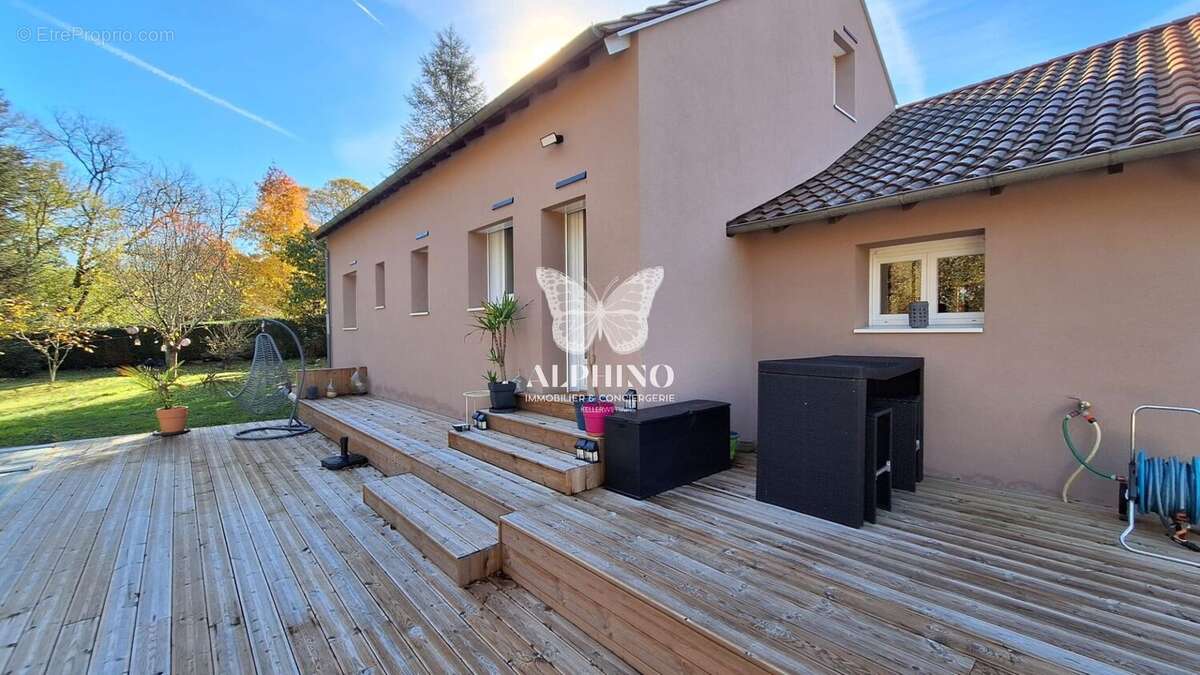 Maison à BUSSEROLLES