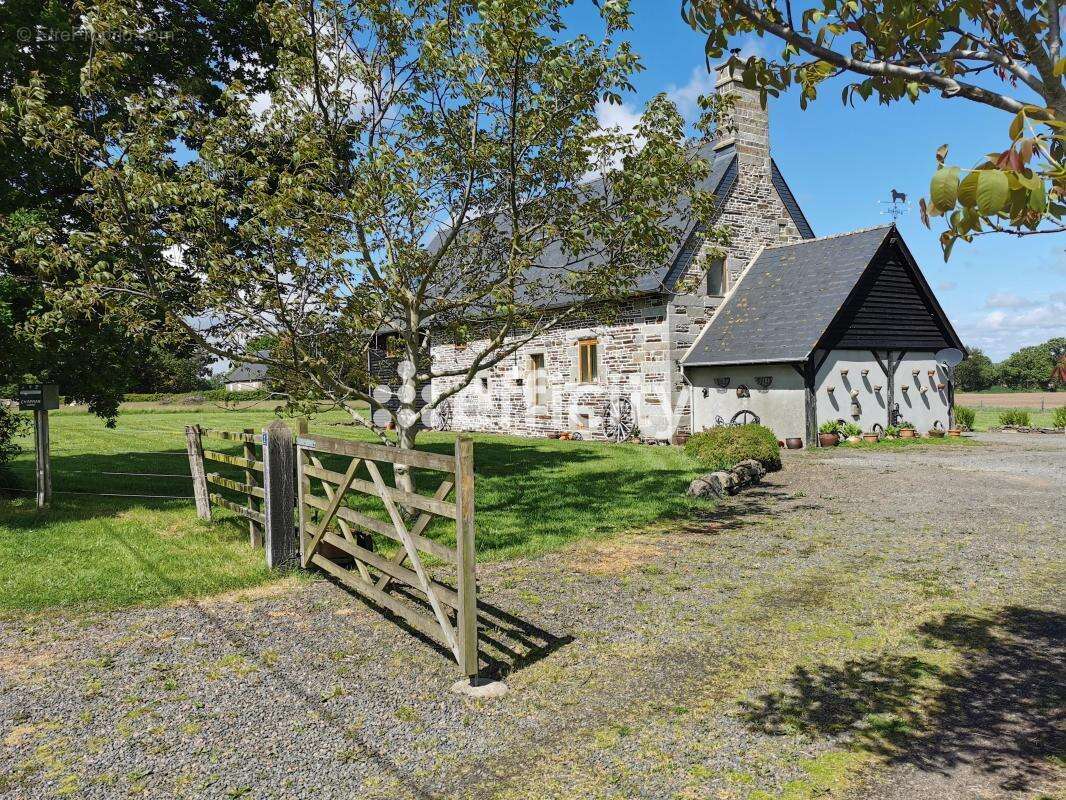 Maison à SAINT-SEVER-CALVADOS