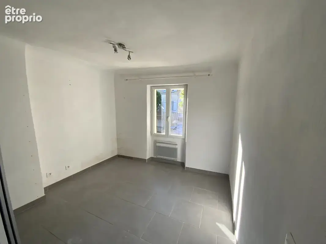 Appartement T3 45m2 avec terrasse - photo 3