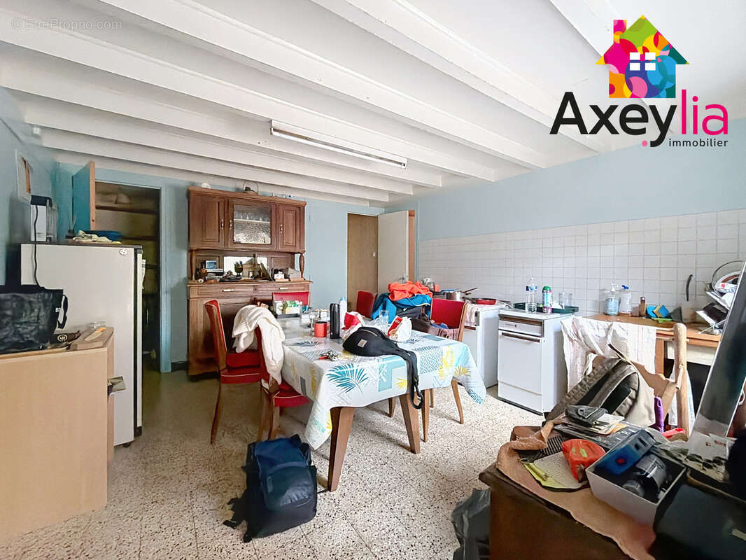 A vendre - arfeuilles - maison à rénover avec dépendances et terrain - photo 7