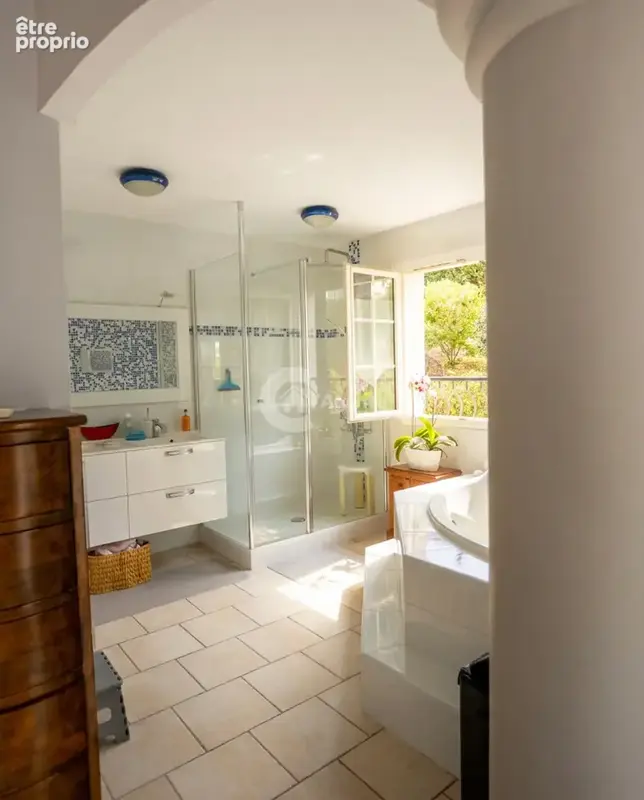 Superbe propriété indépendante de 205 m2 avec piscine sur un terrain de 3200 m2 - photo 22