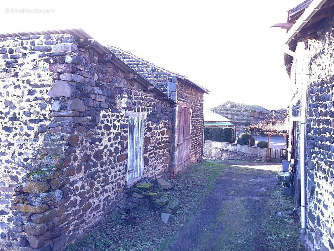 Ferme avec dépendances A RENOVER - sur terrain d'env 1200 m2 - photo 40