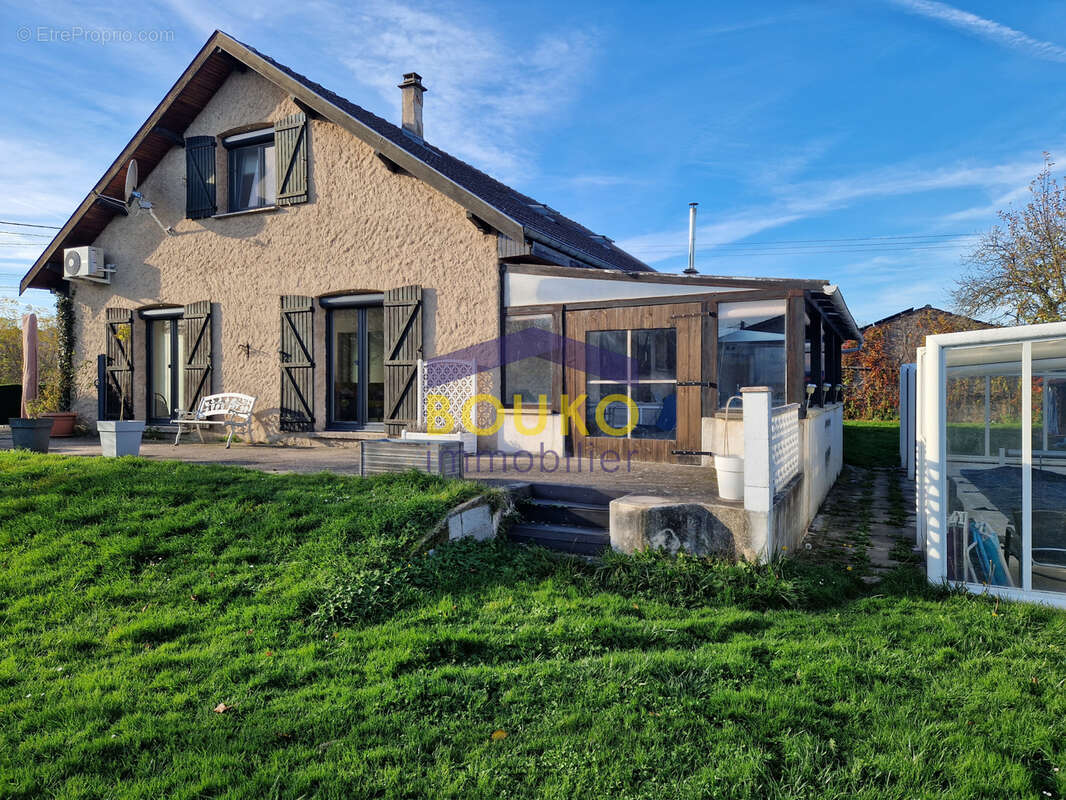Maison à VELLE-SUR-MOSELLE
