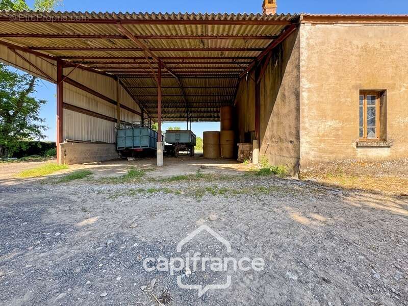Commerce à TRONCHY
