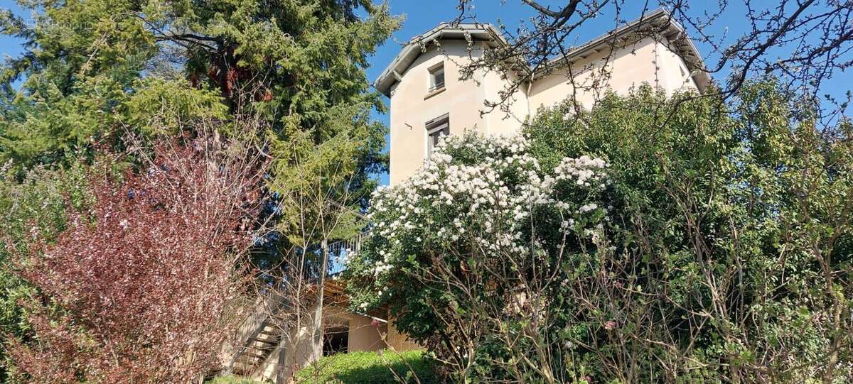 Maison à SAINT-CYR-AU-MONT-D'OR