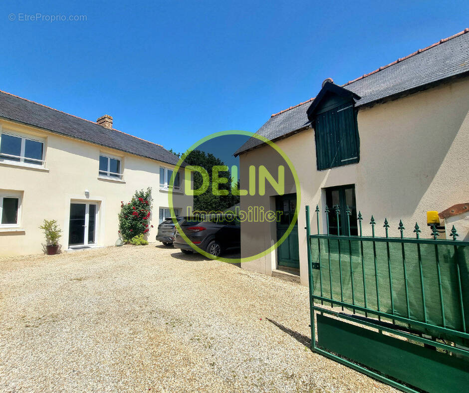Maison à SAINT-ERBLON