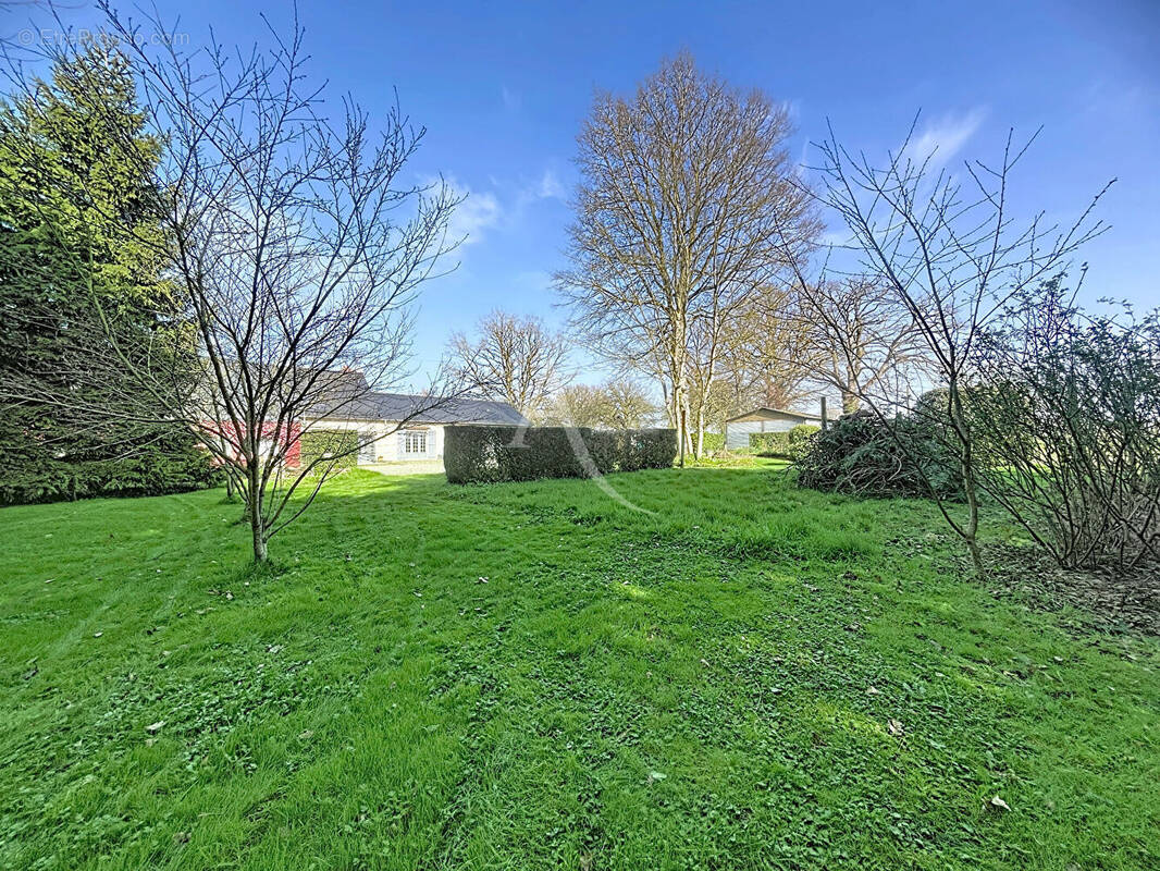 Maison à SAINTE-GEMMES-D'ANDIGNE