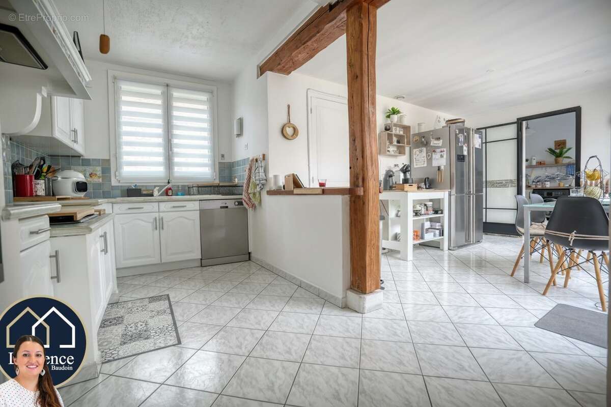 Maison à TREMBLAY-LES-VILLAGES