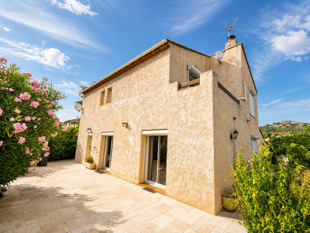 Six-Fours-les-Plages   Villa 7 pièces - photo 2