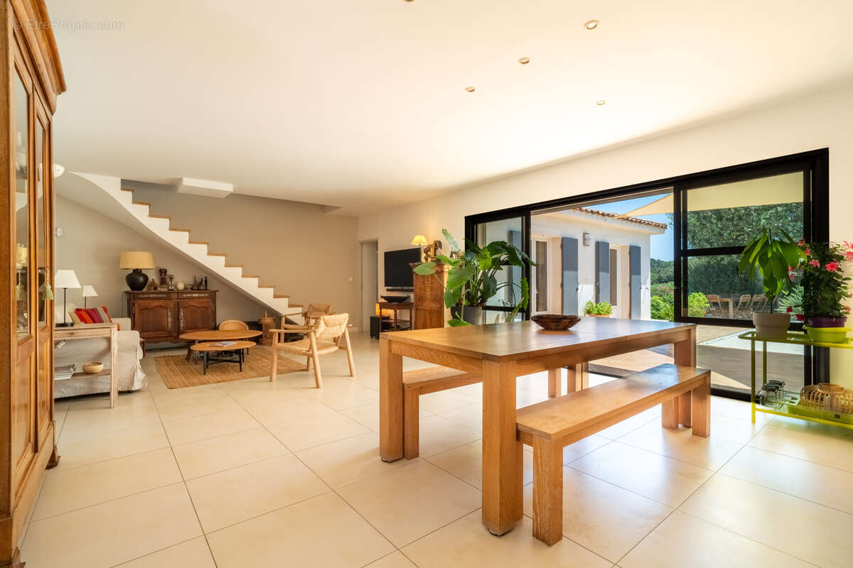 Maison à SIX-FOURS-LES-PLAGES