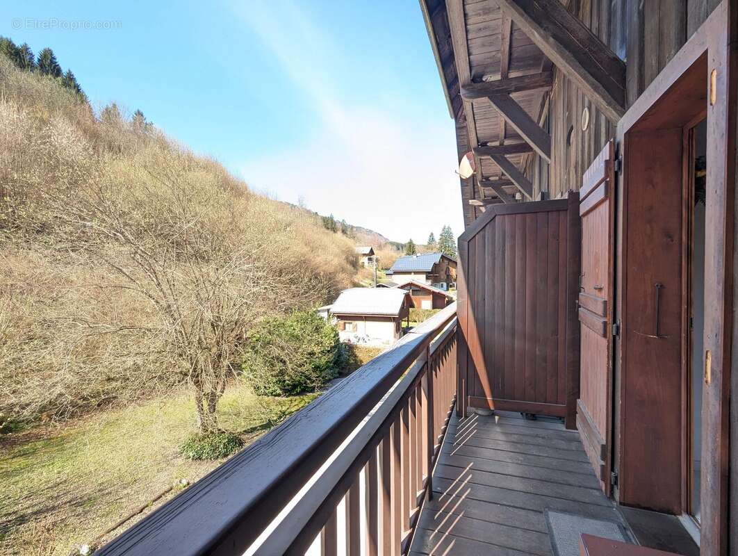 Appartement à MORILLON