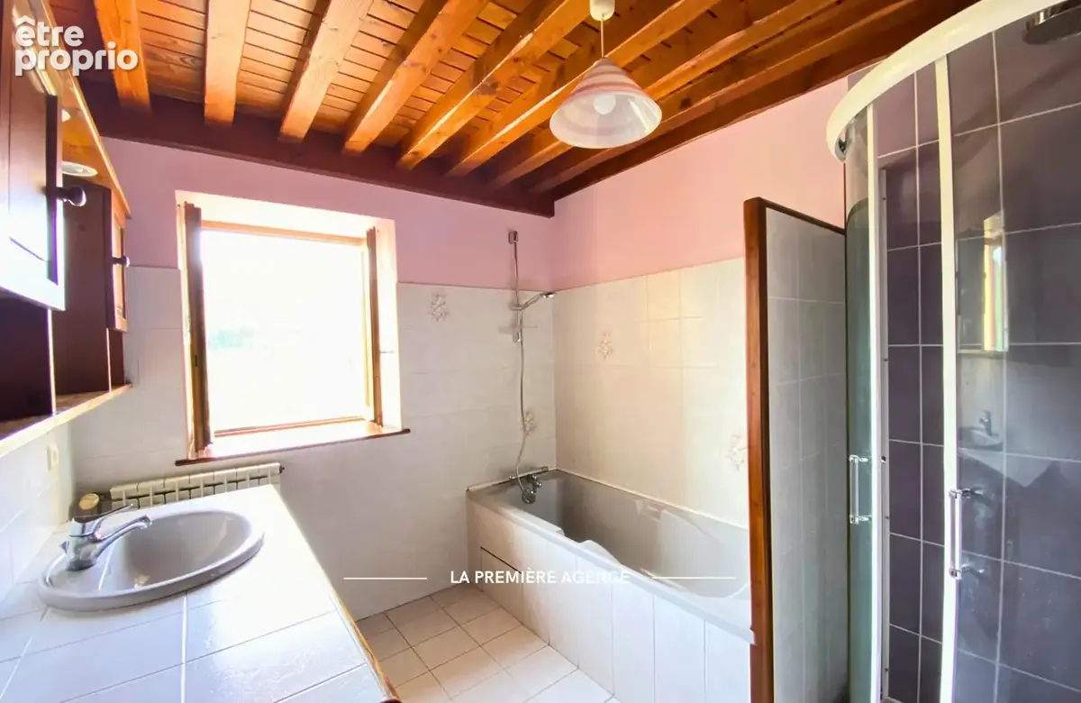 Maison 9 pièces 156 m² à vendre à Saint-Forgeux (69490) - photo 7