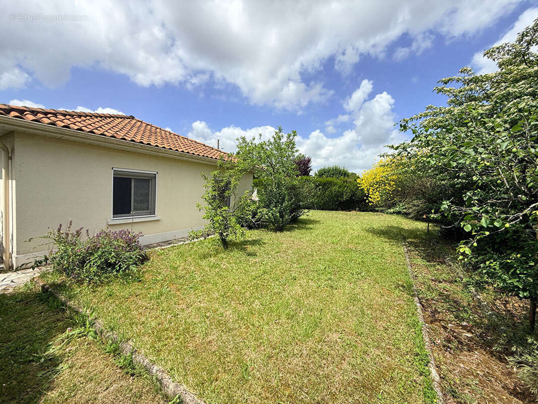 Maison à LINARS
