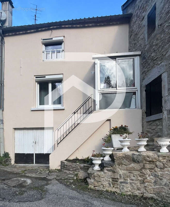 Maison à LACAUNE