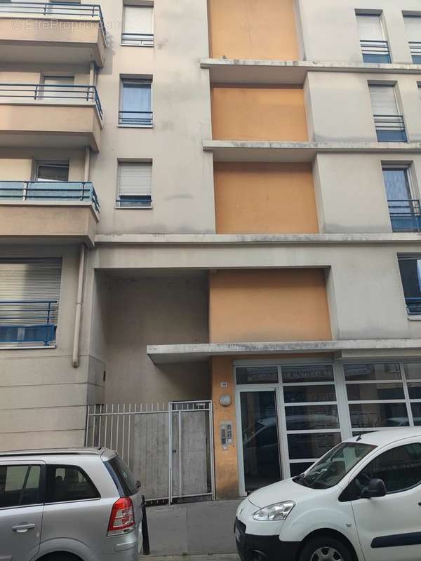 Appartement à AUBERVILLIERS
