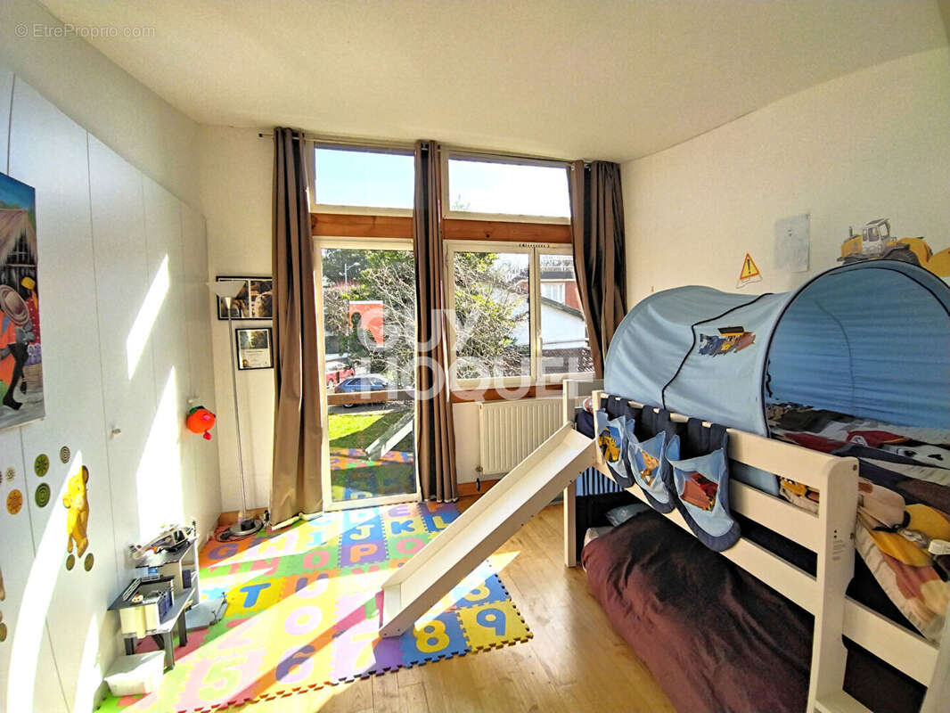 Maison à L'HAY-LES-ROSES