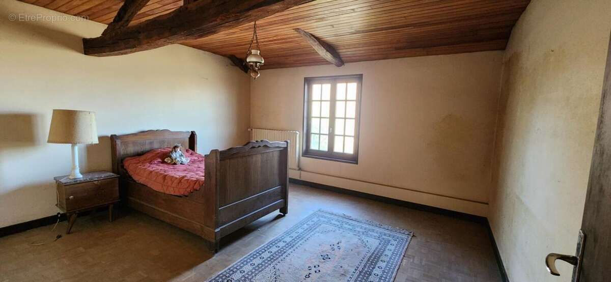 Maison à SAINT-REMY-EN-BOUZEMONT-SAINT-GENEST-ET-ISSON