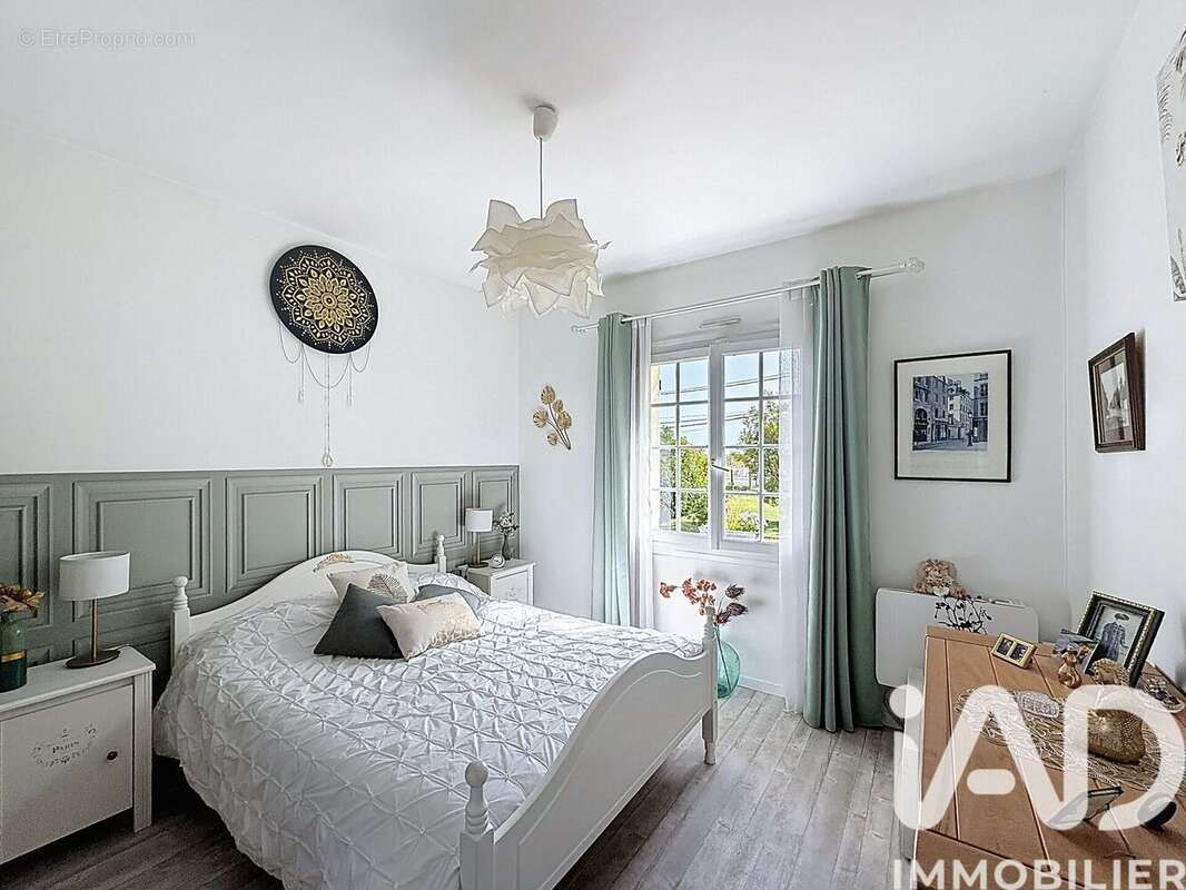 Maison 135 m² à Saint-Seurin-De-Cadourne  - photo 9