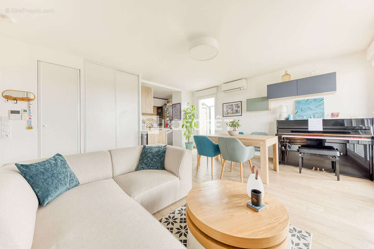 Appartement à PONTAULT-COMBAULT