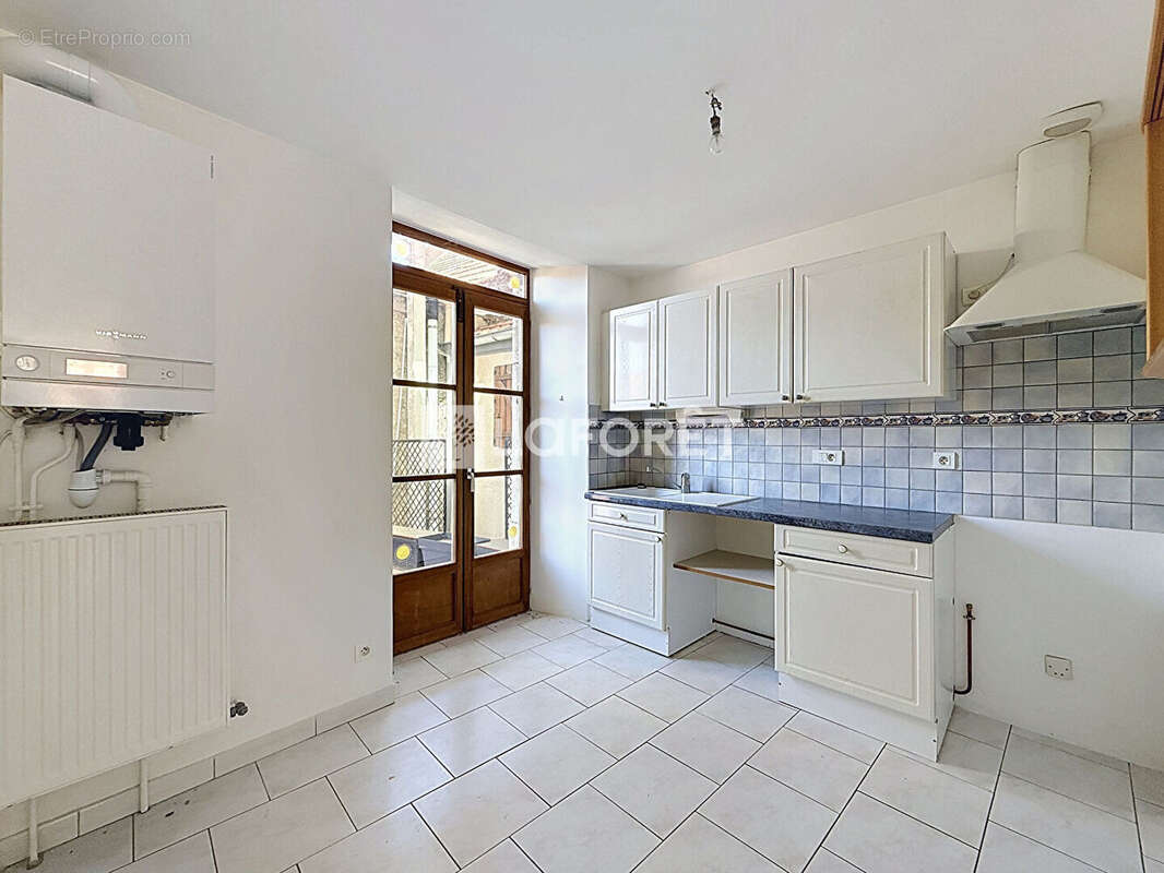 Immeuble Neufchateau 8 pièce(s) 180.19 m2 - photo 4